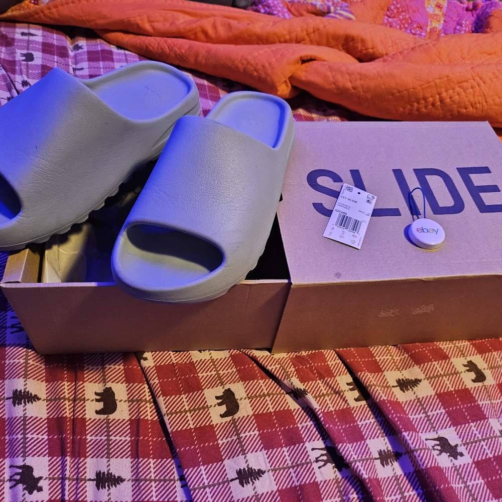 Yeezy Slide Salt